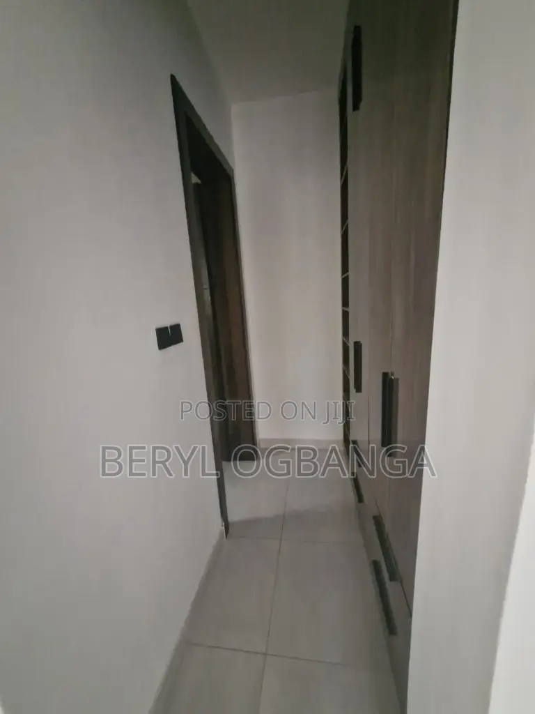 5bdrm Duplex in Lekki Phase 1 for sale