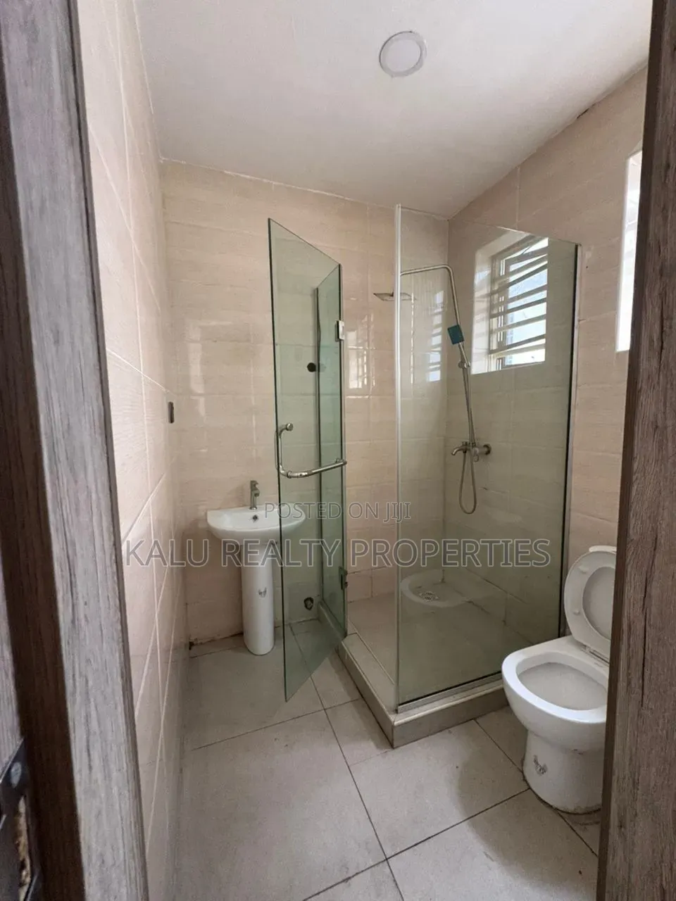 1bdrm Shared Apartment in Dpk Estate, Sangotedo for rent
