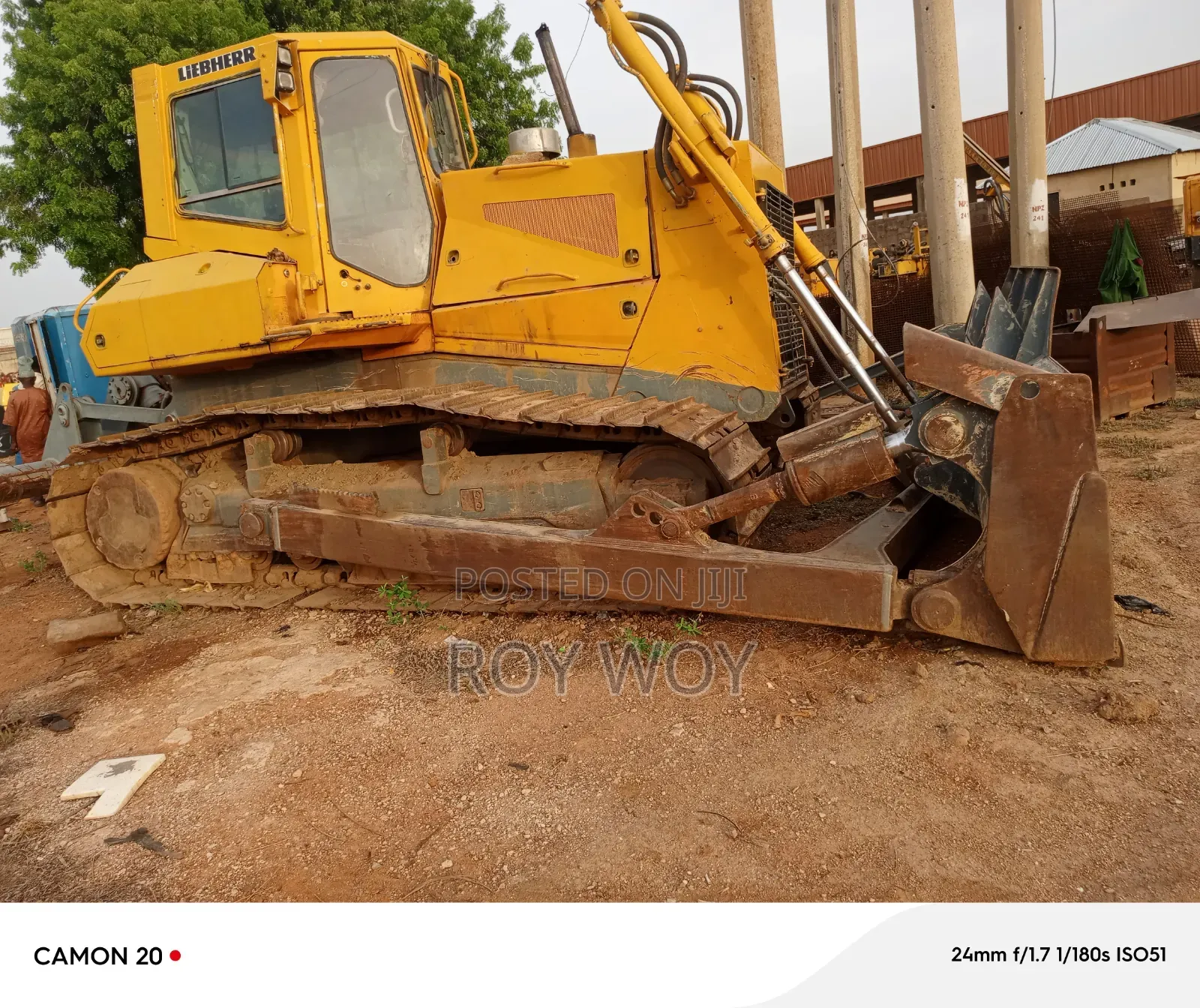 Powerful Liebherr Buldozer With Ripper