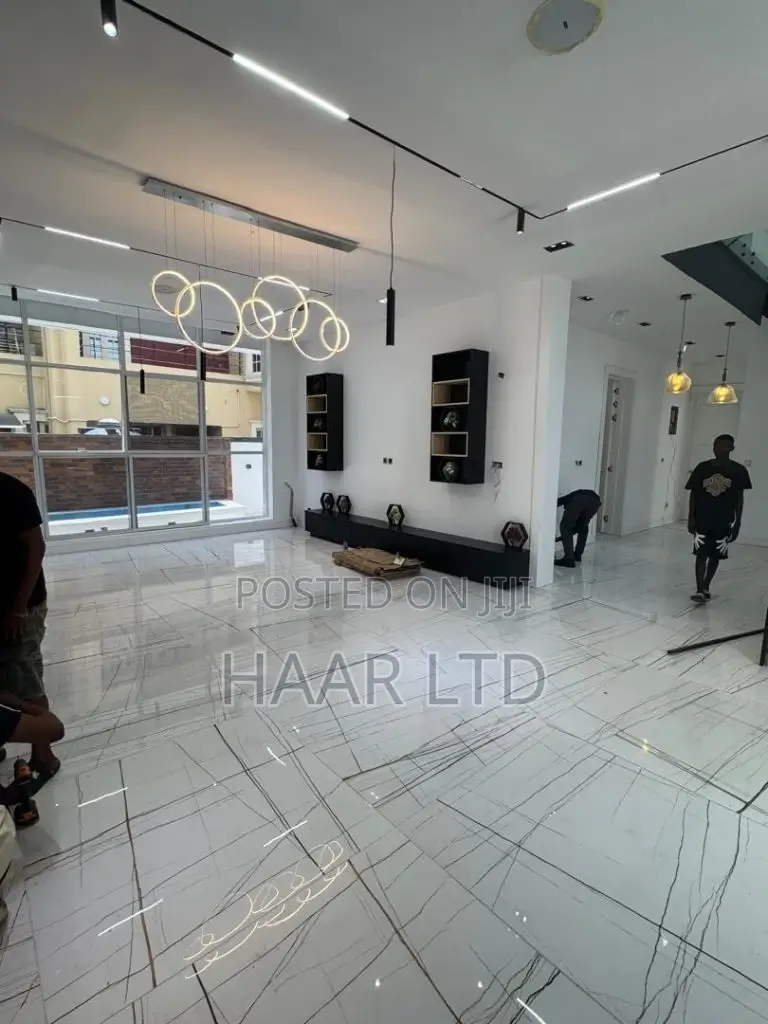 5bdrm Duplex in Osapa london for sale