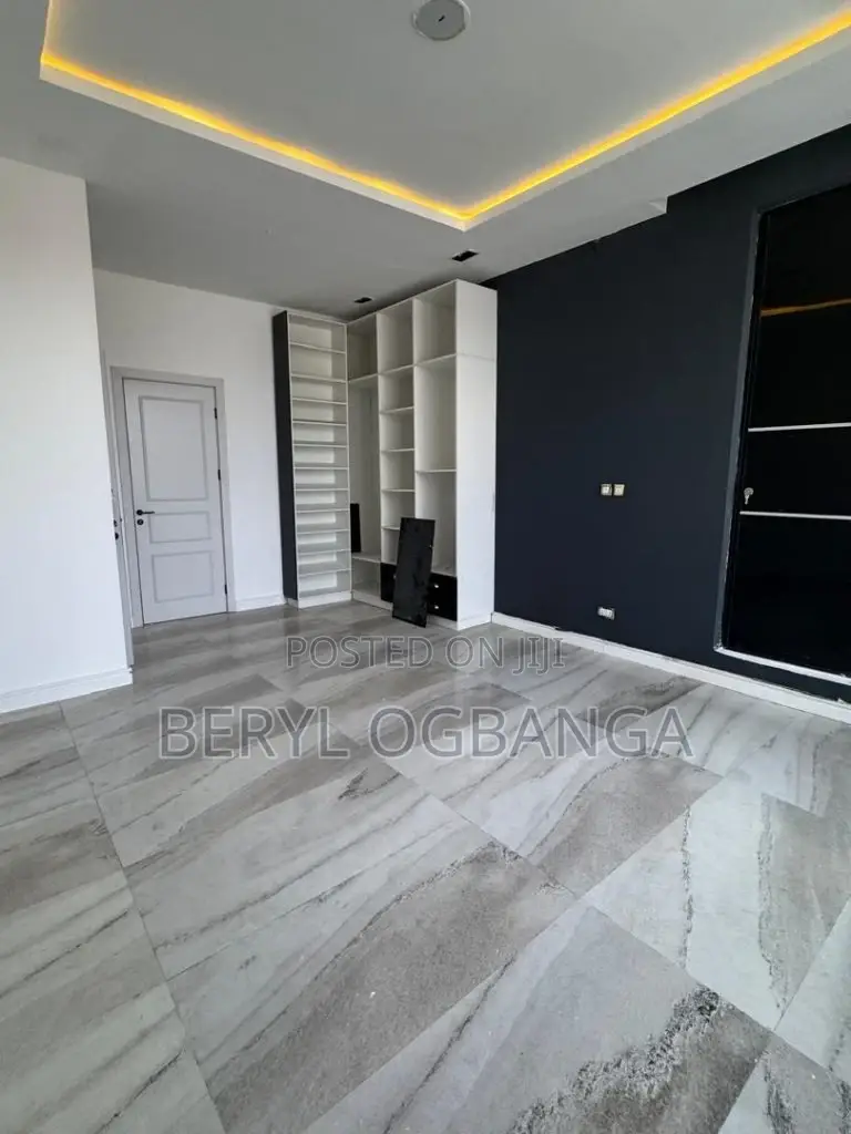 5bdrm Duplex in Osapa london for sale