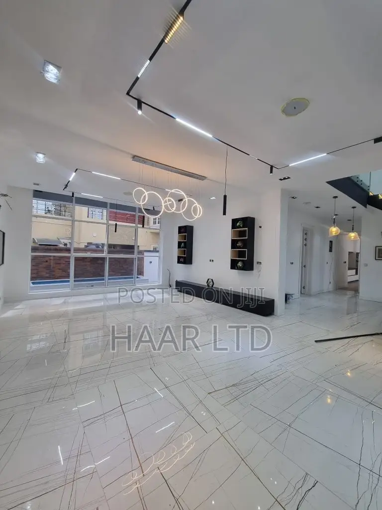 5bdrm Duplex in Osapa london for sale