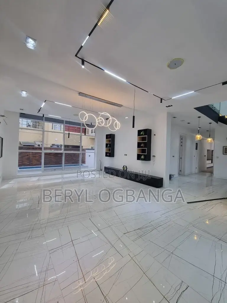 5bdrm Duplex in Osapa london for sale