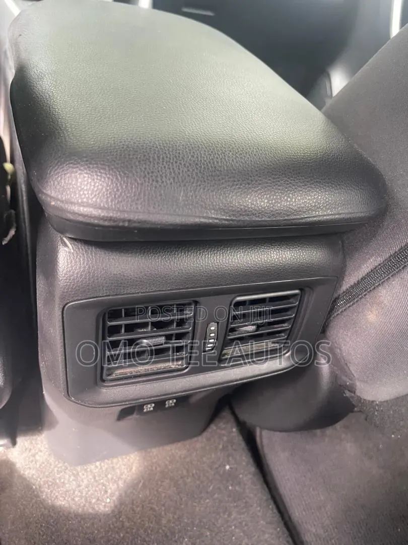 Toyota RAV4 XLE Premium AWD 2020 Blue