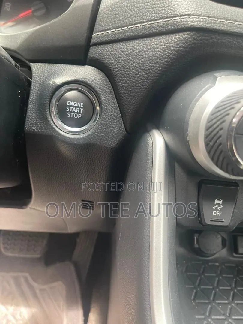 Toyota RAV4 XLE Premium AWD 2020 Blue