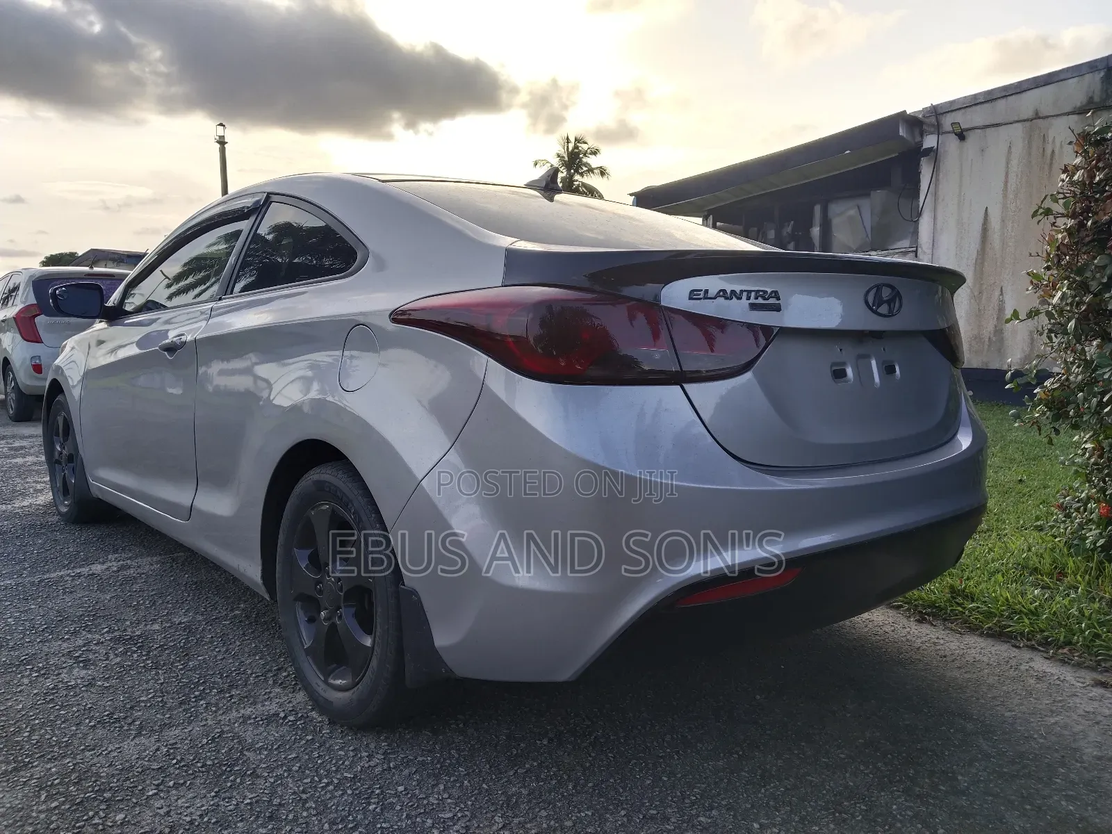 Hyundai Elantra 2012 Silver