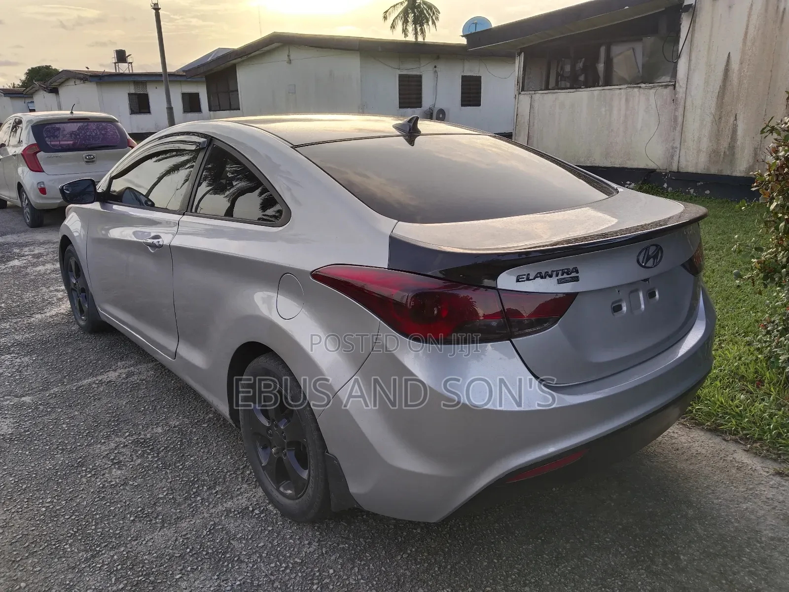 Hyundai Elantra 2012 Silver