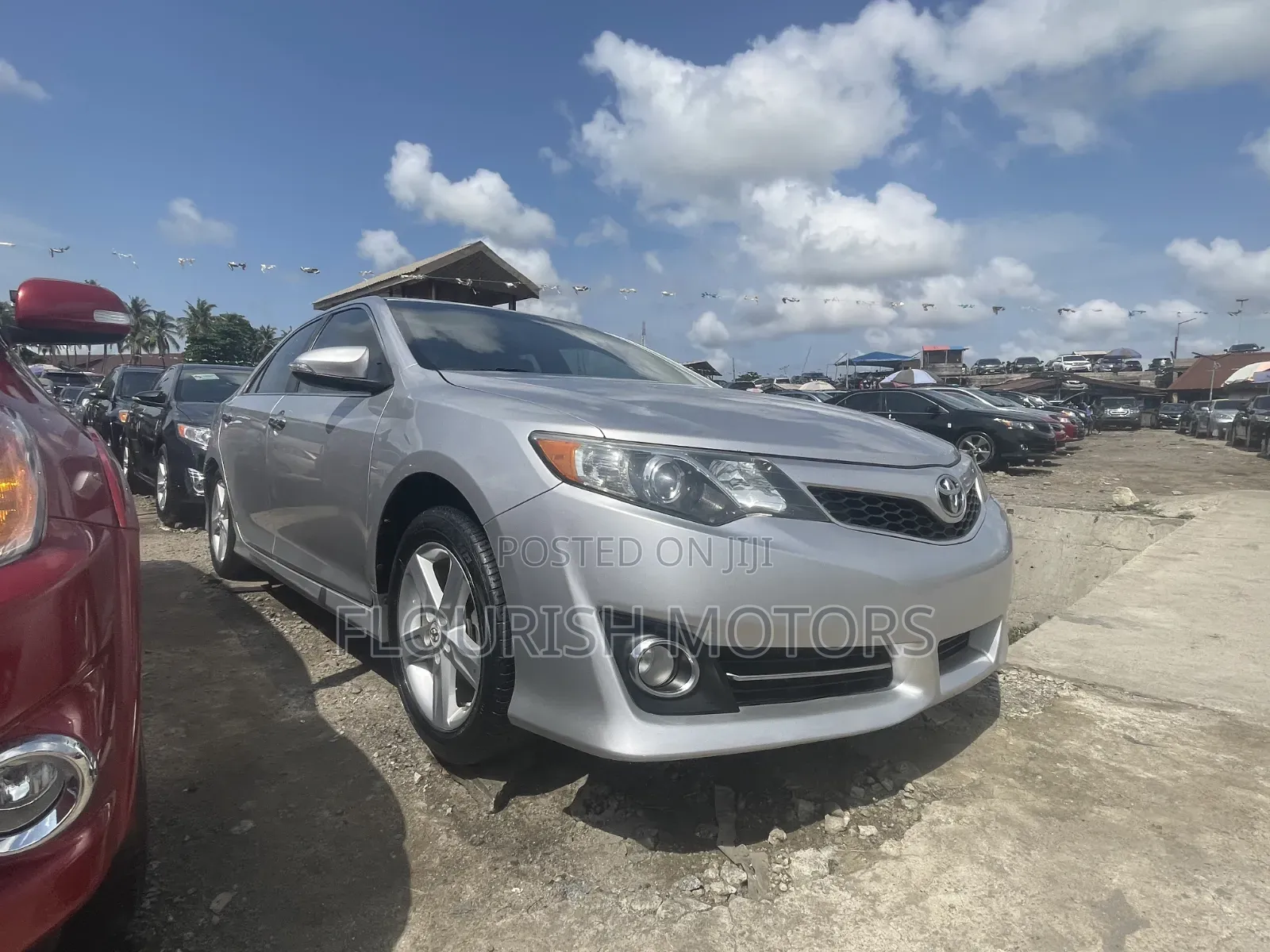 Toyota Camry SE V6 4dr Sedan (3.5L 6cyl 6A) 2013 Silver