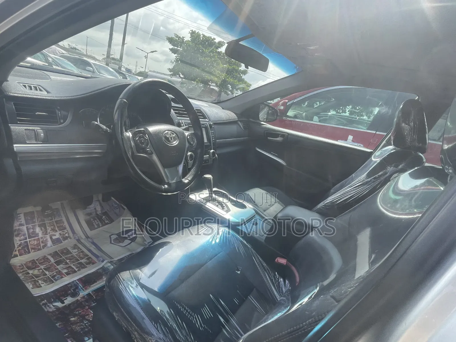 Toyota Camry SE V6 4dr Sedan (3.5L 6cyl 6A) 2013 Silver