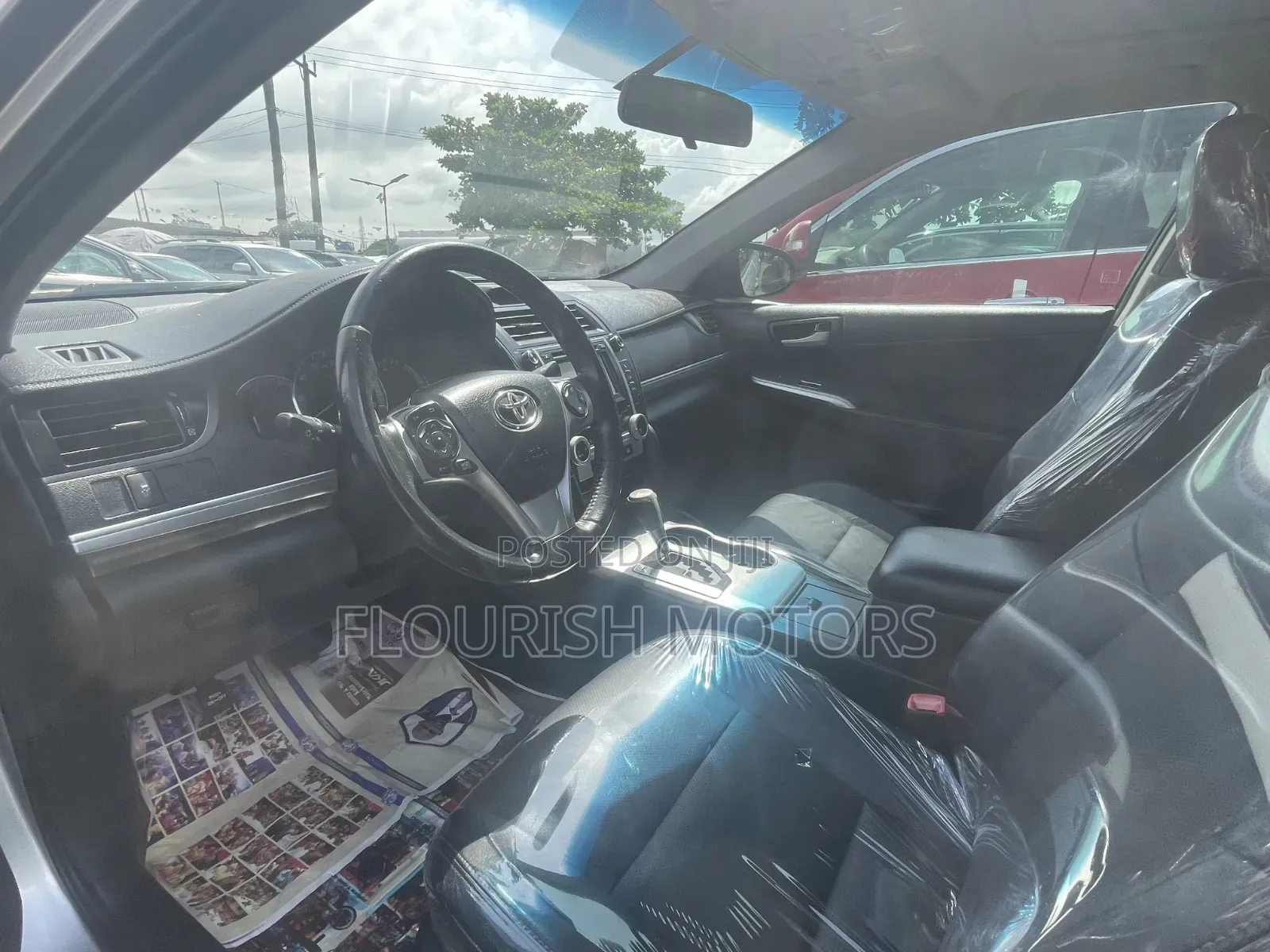 Toyota Camry SE V6 4dr Sedan (3.5L 6cyl 6A) 2013 Silver
