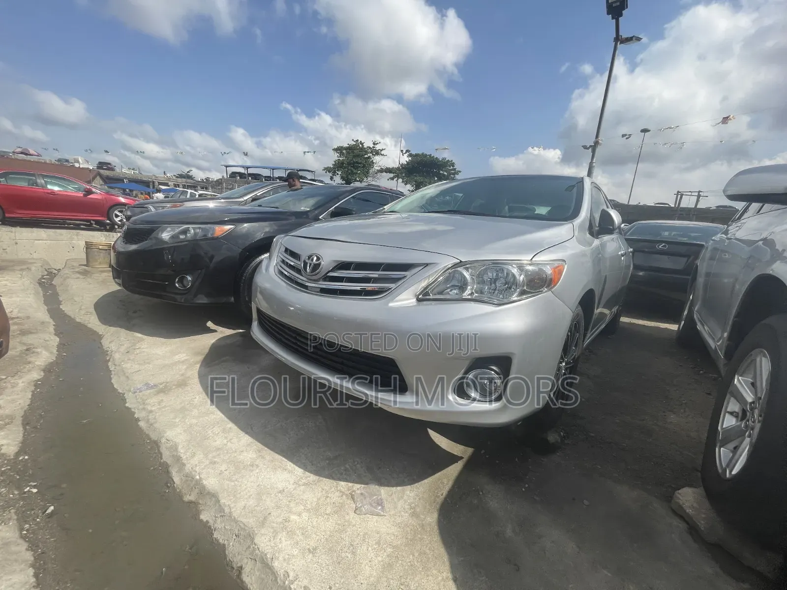 Toyota Corolla LE 4dr Sedan (1.8L 4cyl 4A) 2013 Silver