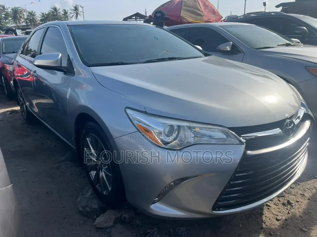 Toyota Corolla LE 4dr Sedan (1.8L 4cyl CVT) 2016 Silver