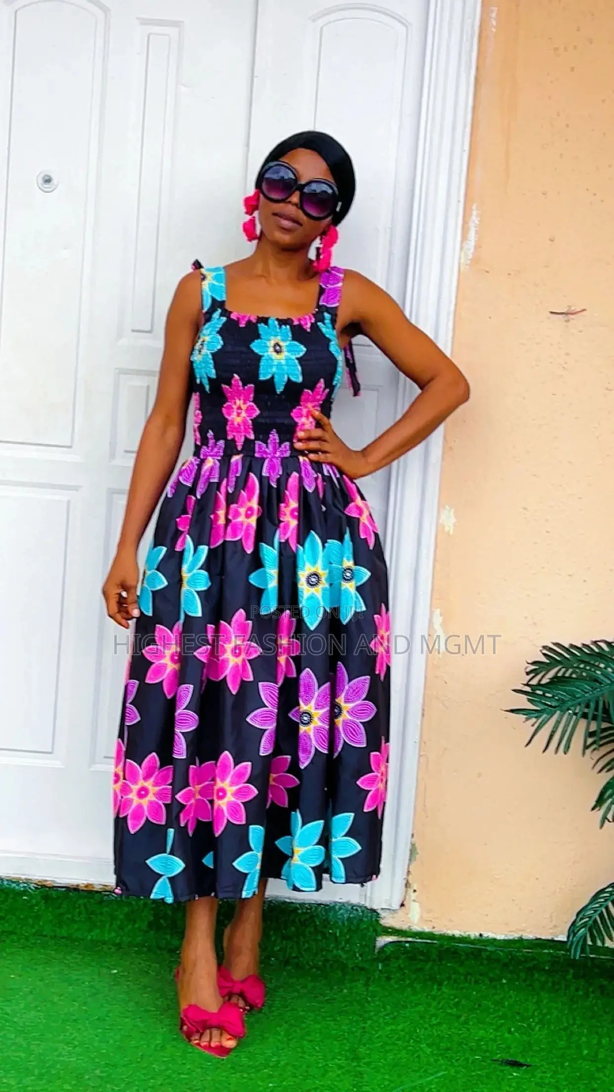 Ladies Armless Gown - Style 444