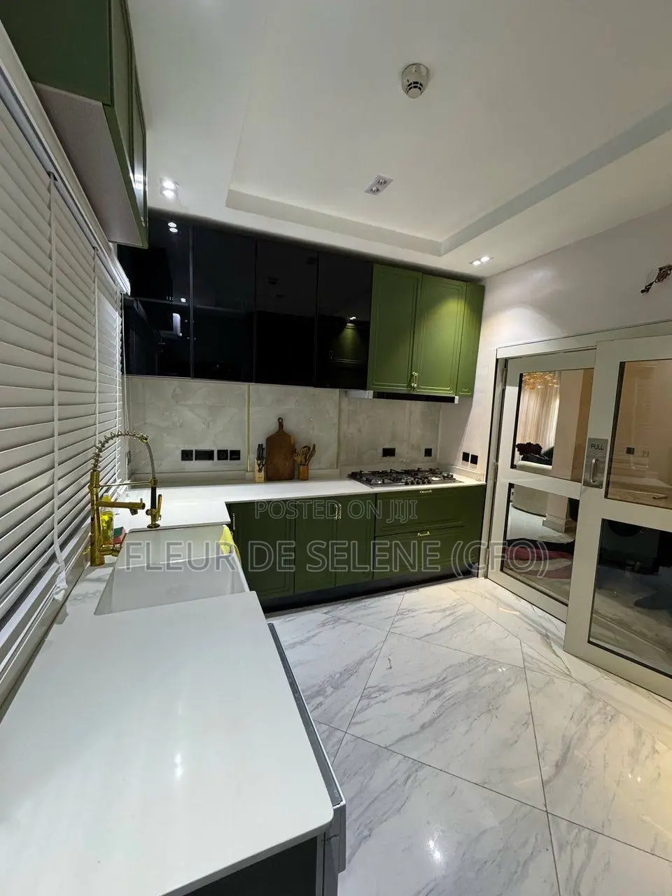 Luxurious 3 Bedroom Waterfront Apartment