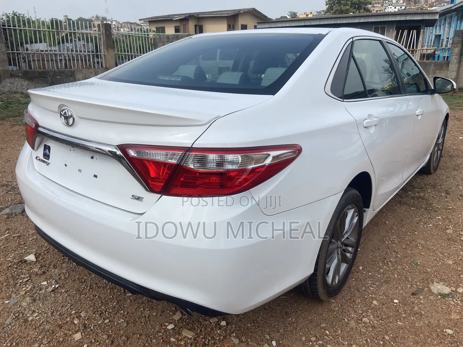 Toyota Camry SE 4dr Sedan (2.5L 4cyl 6A) 2017 White