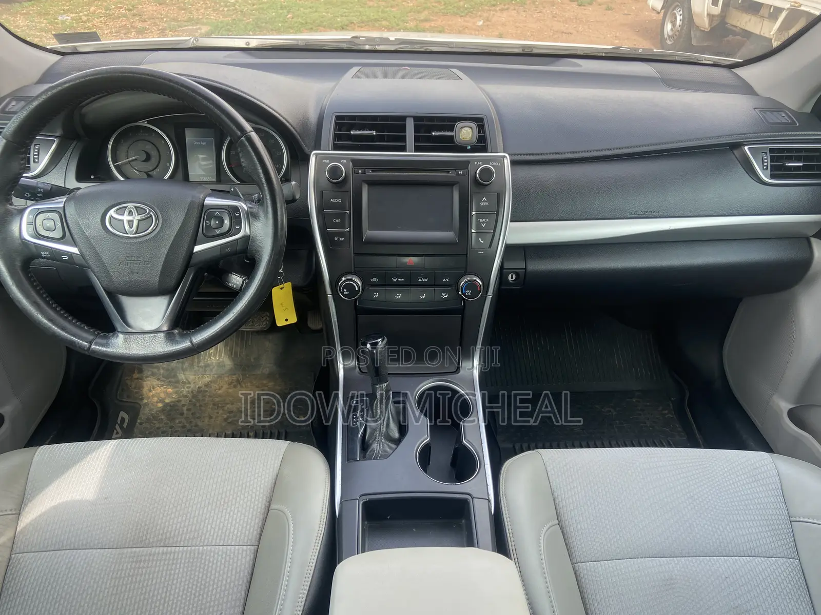 Toyota Camry SE 4dr Sedan (2.5L 4cyl 6A) 2017 White