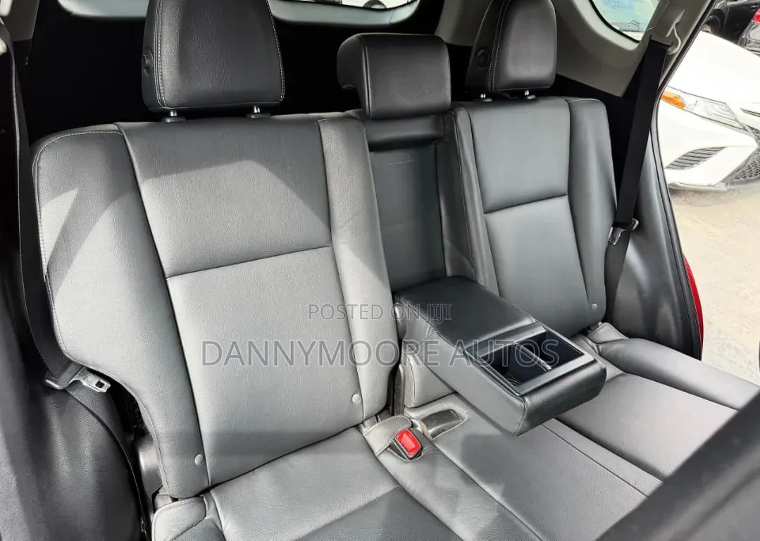 Toyota RAV4 Limited 4dr SUV AWD (2.5L 4cyl 6A) 2015 Red