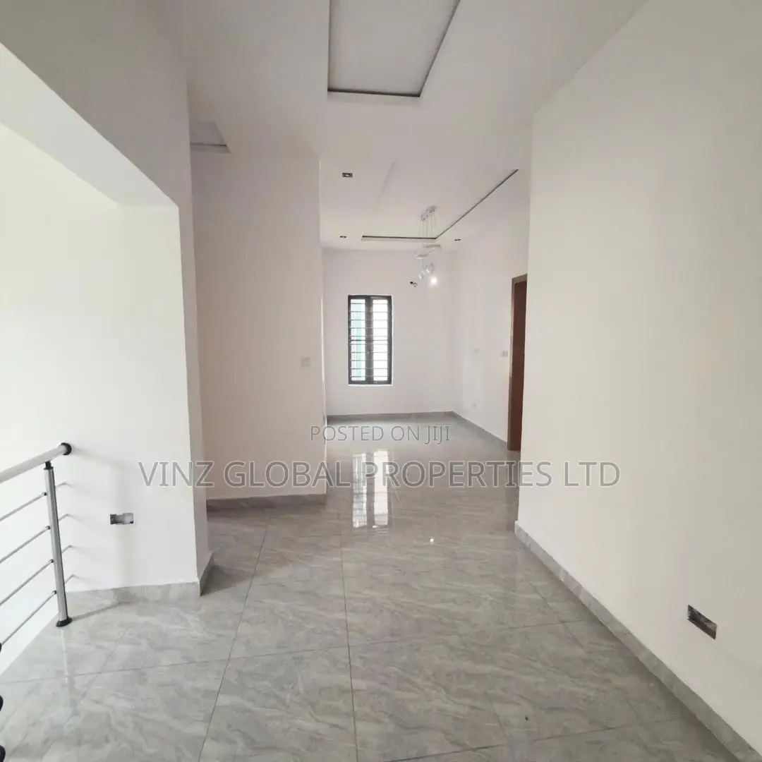 5bdrm Duplex in Lekki for rent