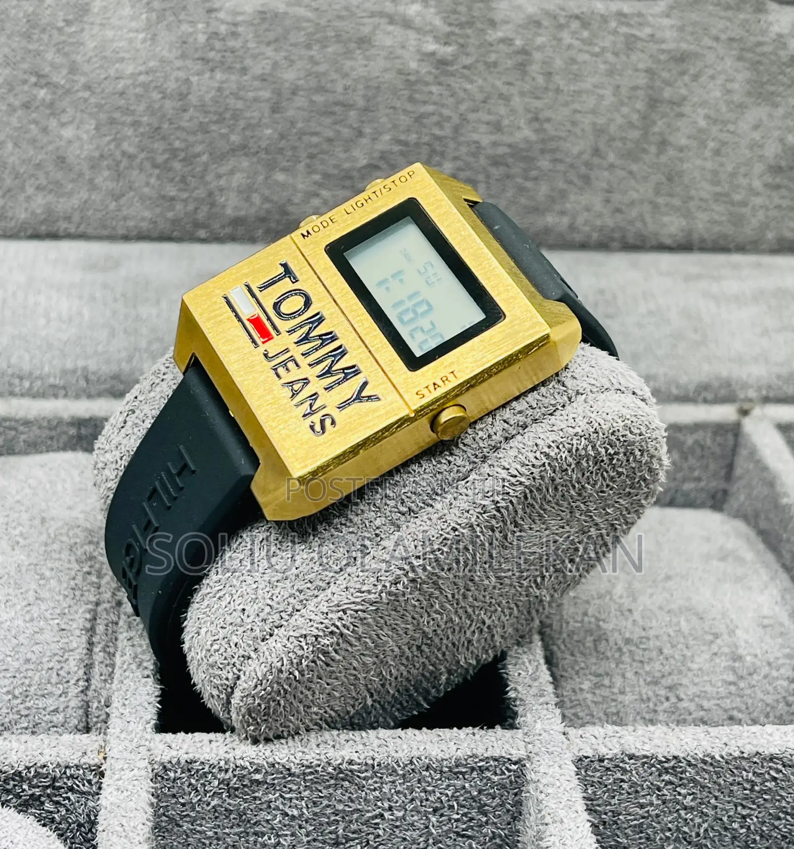 Tommy Hilfiger Silicone Digital Rubber Wristwatch` *