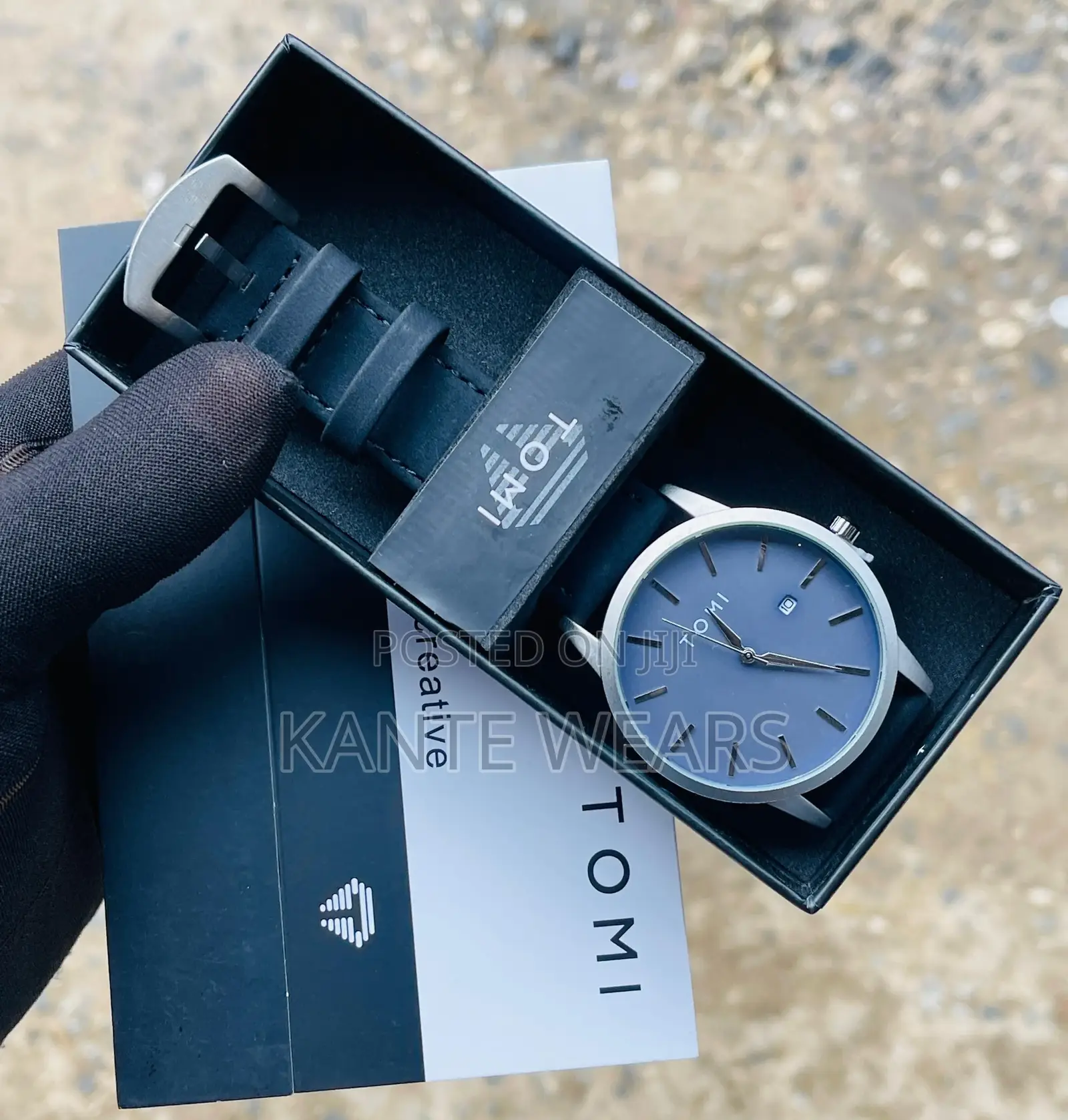 Tomi Simple Leather Analog Wristwatch