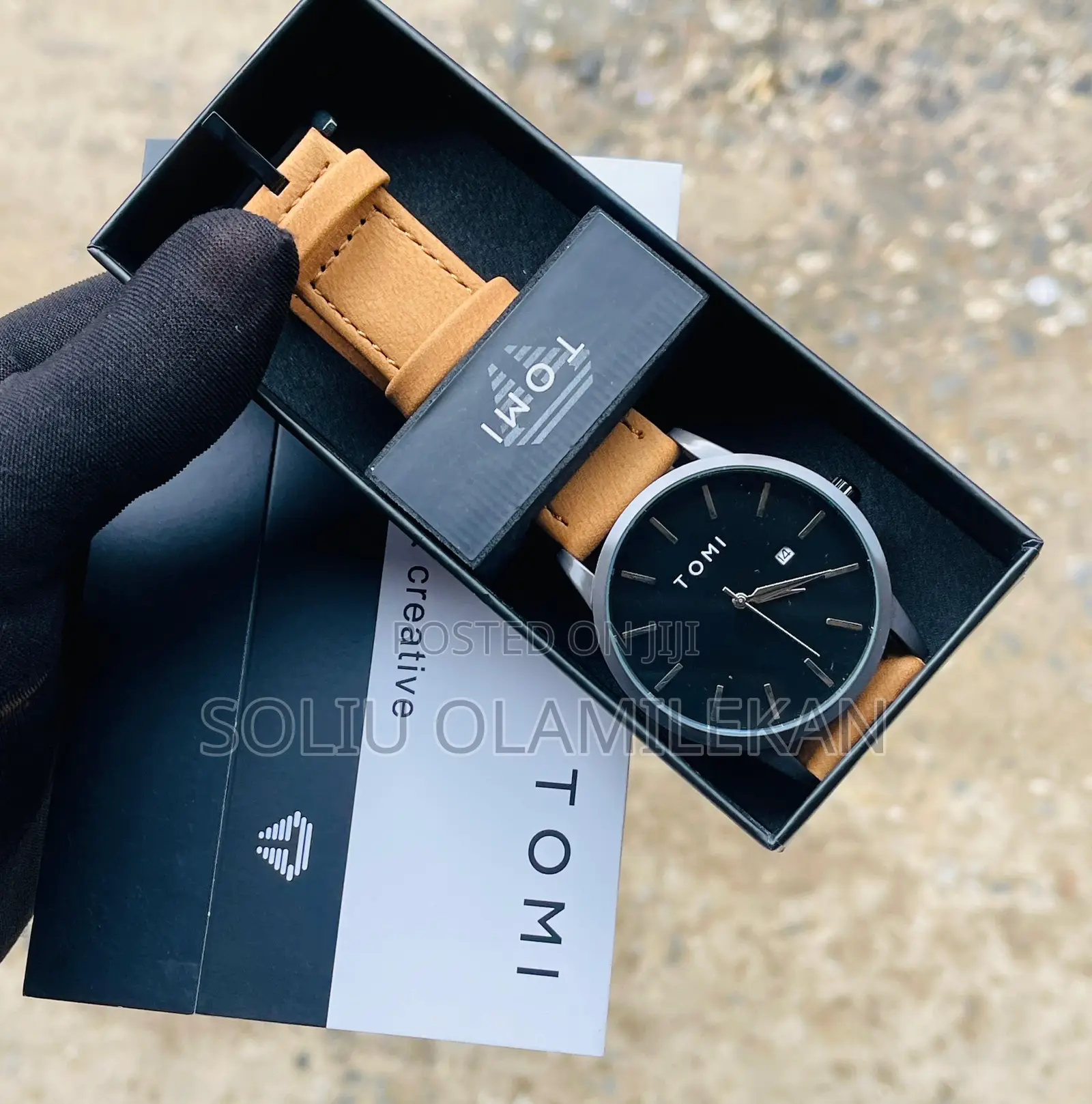 Tomi Simple Leather Analog Wristwatch