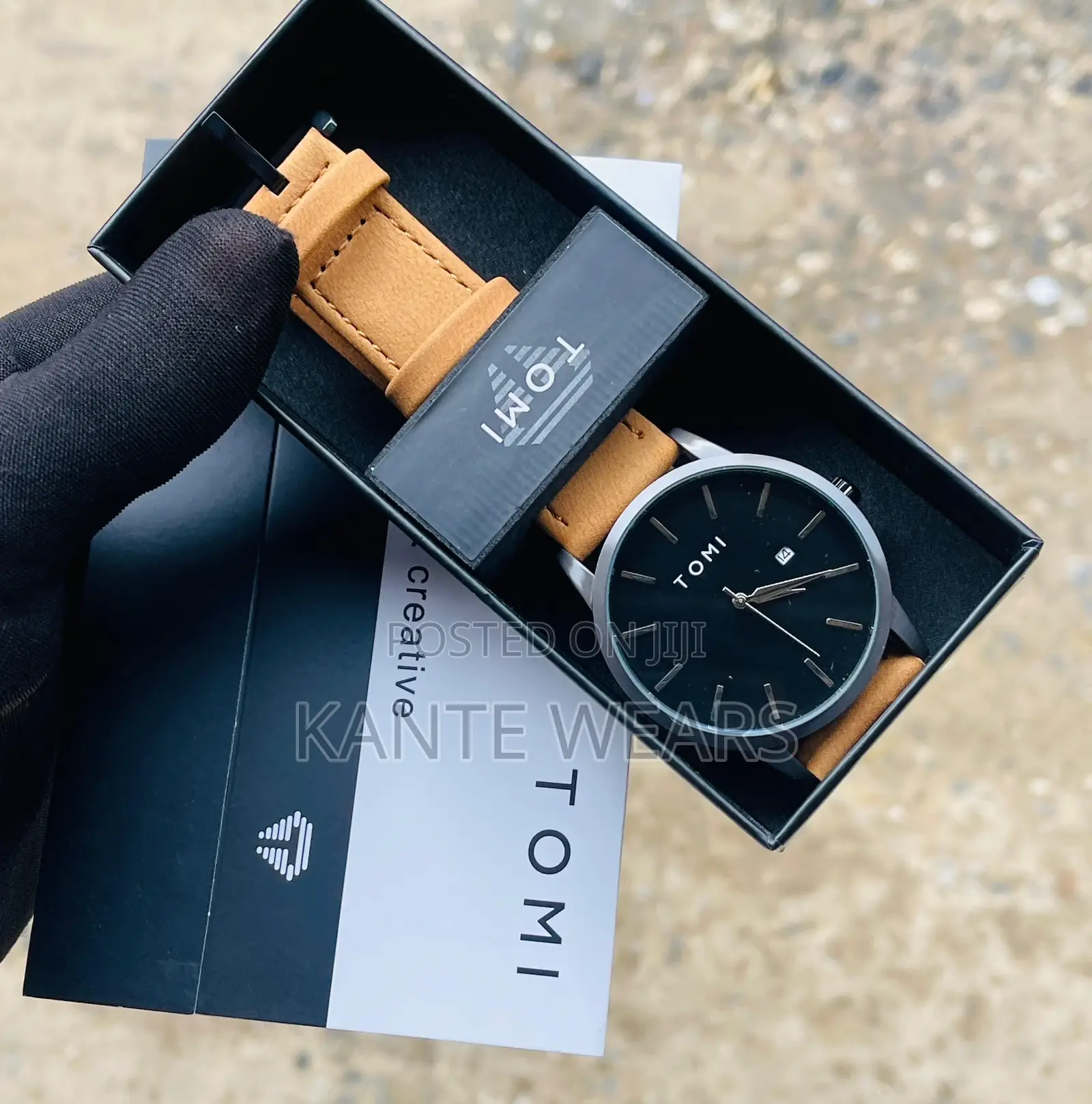 Tomi Simple Leather Analog Wristwatch