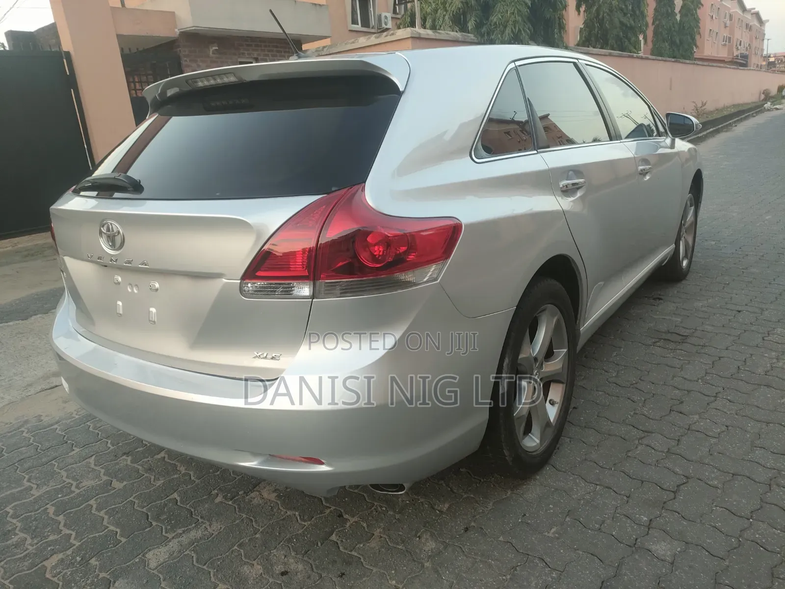 Toyota Venza XLE 4dr Wagon AWD (3.5L 6cyl 6A) 2014 Silver