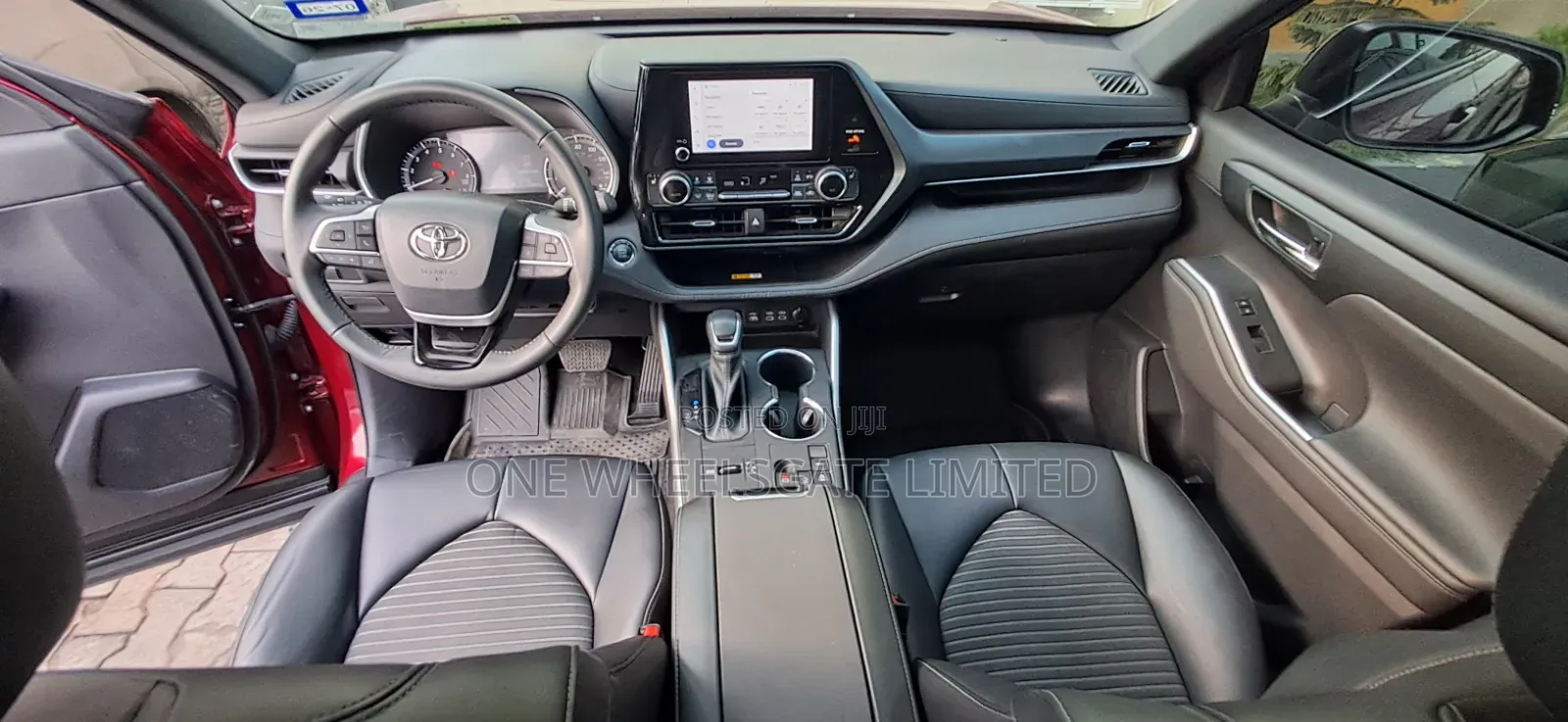 Toyota Highlander XSE AWD 2023 Red
