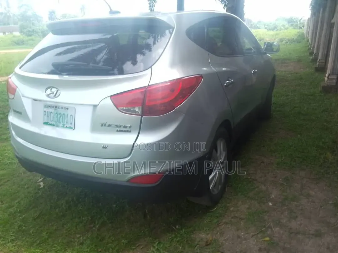 Hyundai Tucson Limited AWD 2010 Silver
