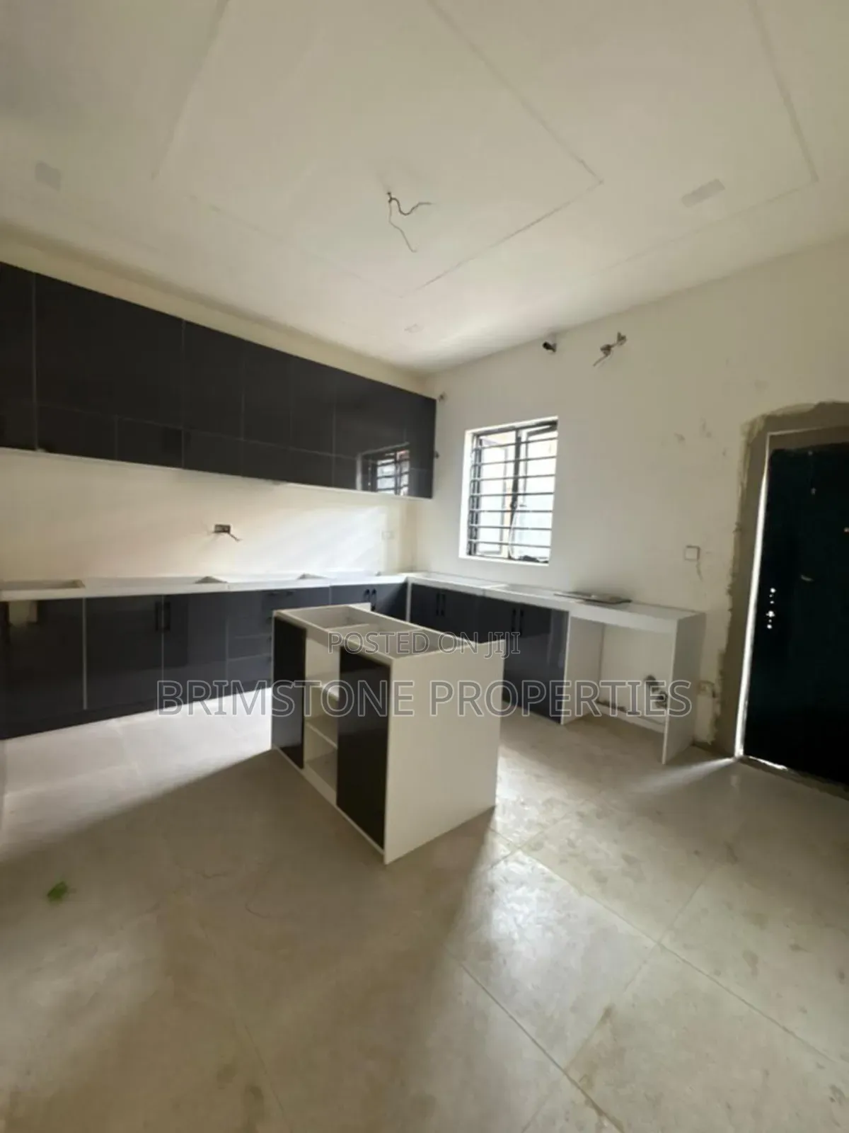 Furnished 4bdrm Duplex in Lekki Phase 2 for sale