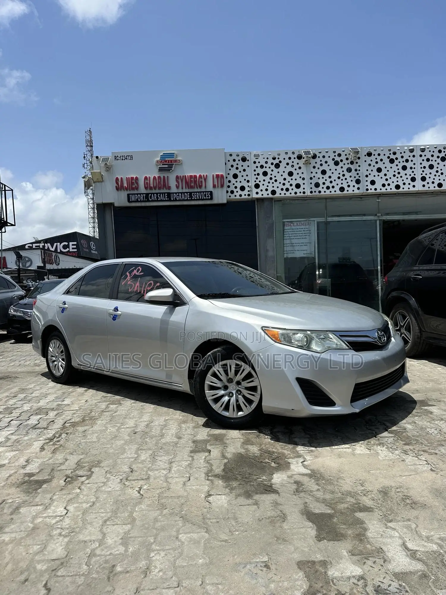 Toyota Camry LE 4dr Sedan (2.5L 4cyl 6A) 2013 Silver