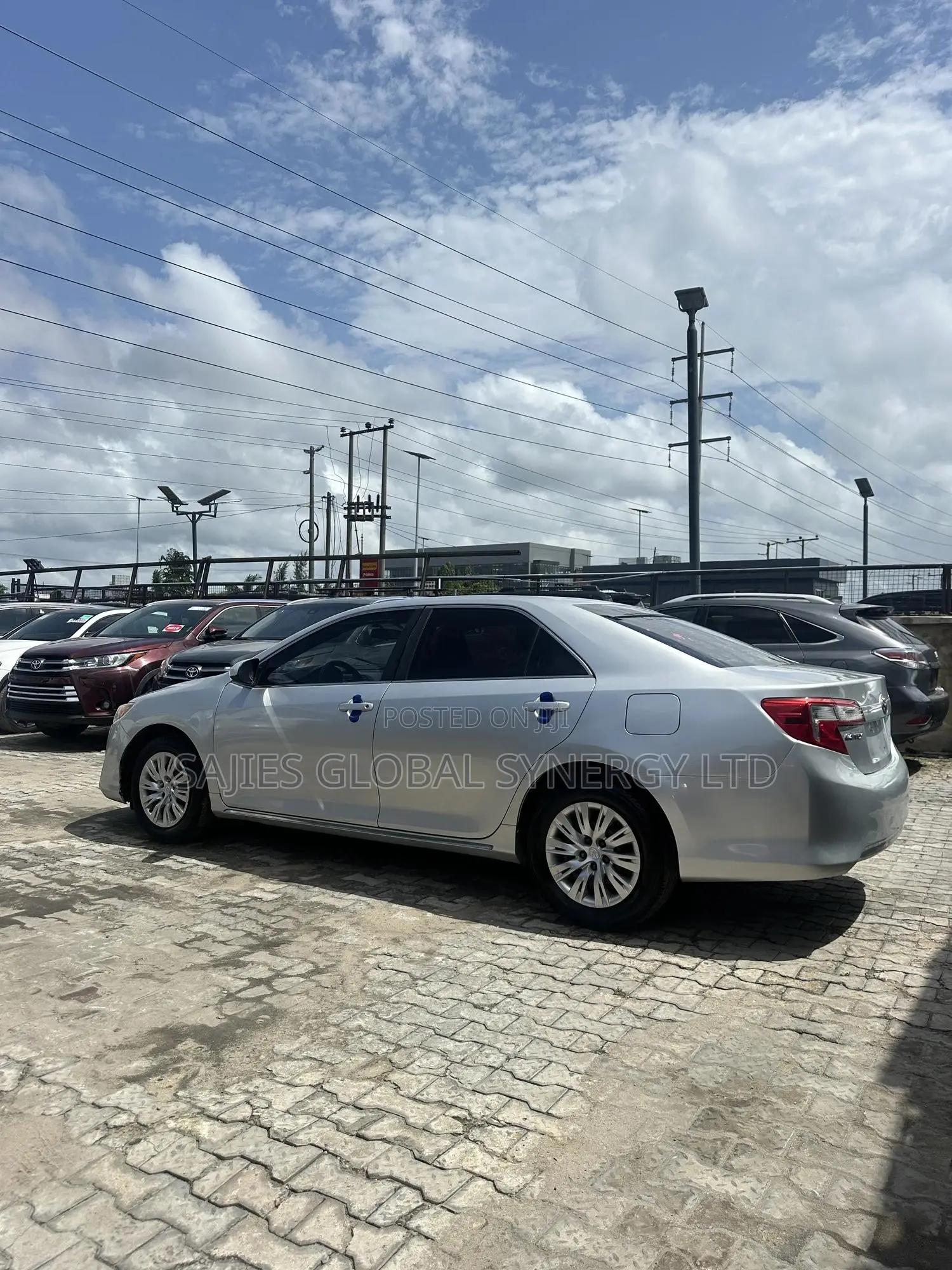 Toyota Camry LE 4dr Sedan (2.5L 4cyl 6A) 2013 Silver