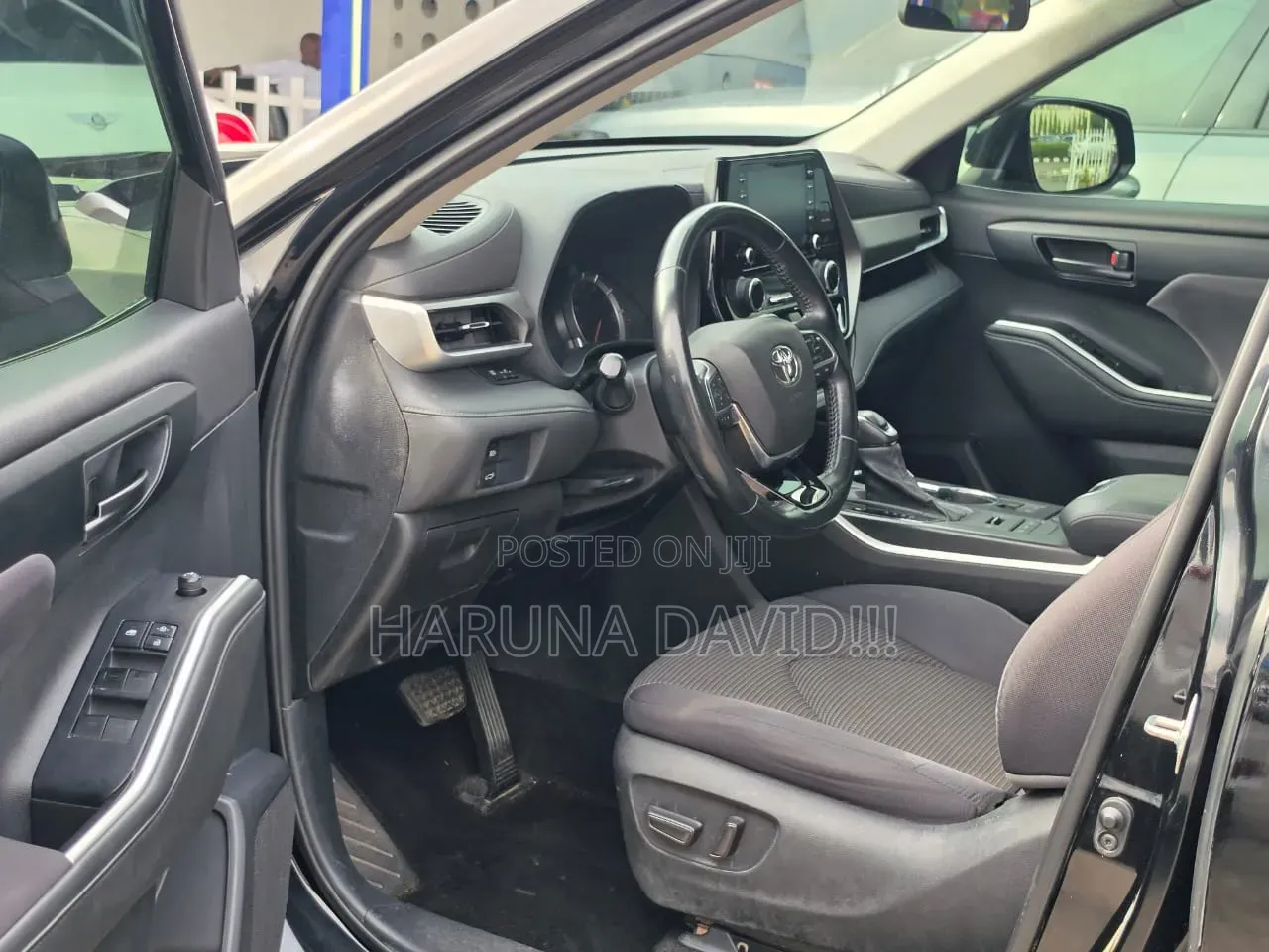 Toyota Highlander LE 2021 Black