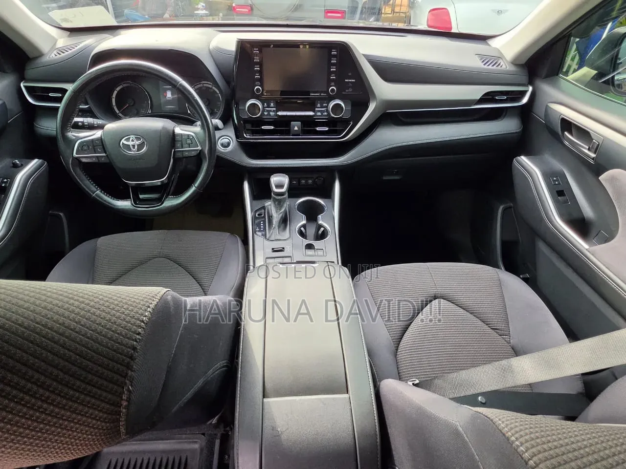 Toyota Highlander LE 2021 Black