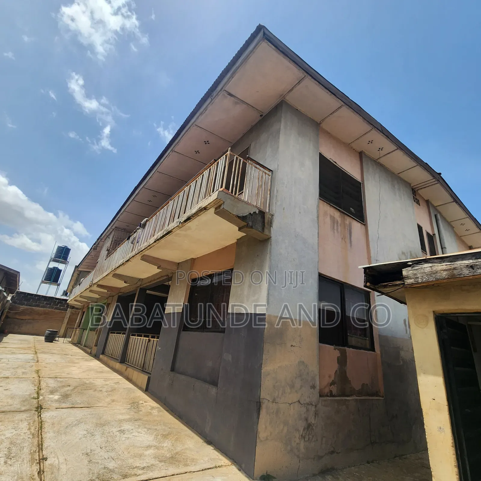 3bdrm Block of Flats in Challenge, Ibadan for sale