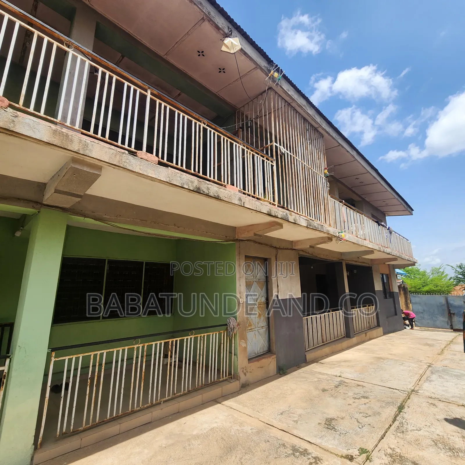 3bdrm Block of Flats in Challenge, Ibadan for sale