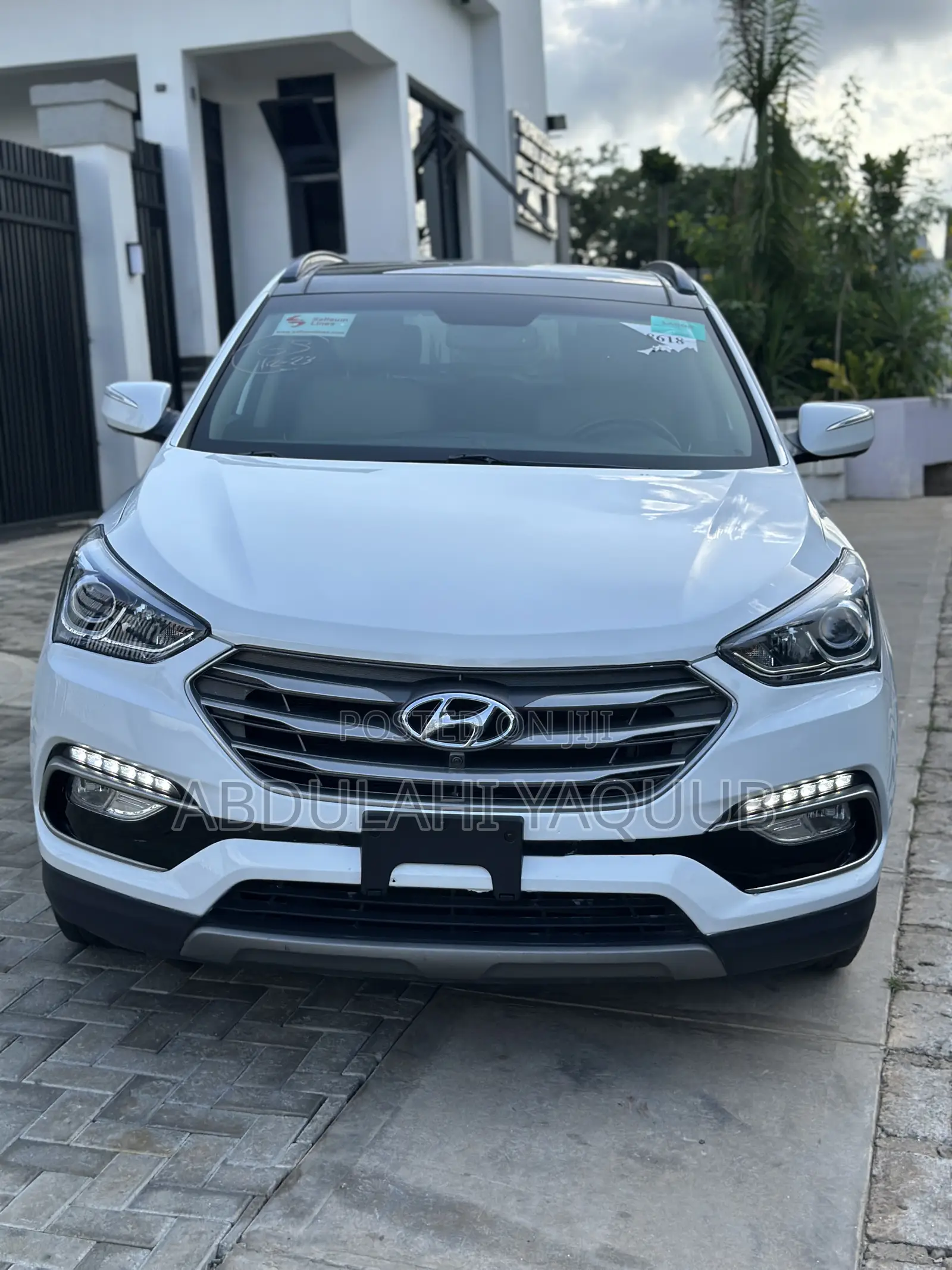 Hyundai Santa Fe 2017 White
