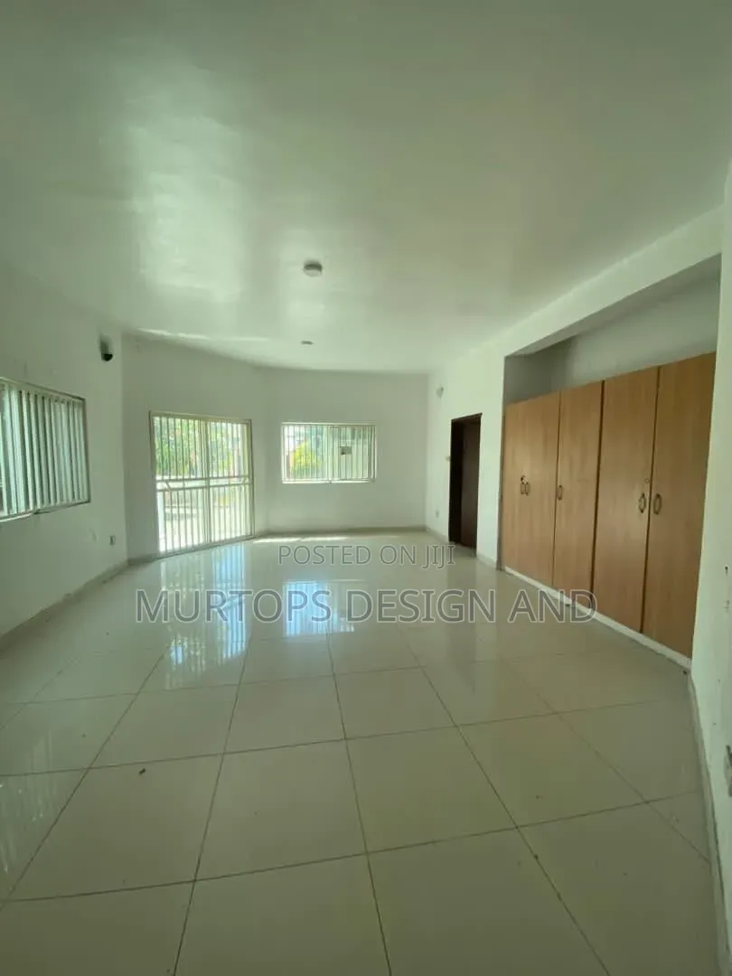 3bdrm Apartment in Victoria Island Extension for rent