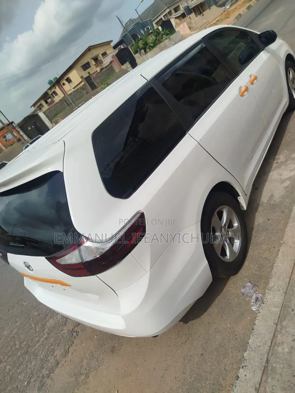 Toyota Sienna LE 7 Passenger (3.5L 6cyl 6A) 2016 White