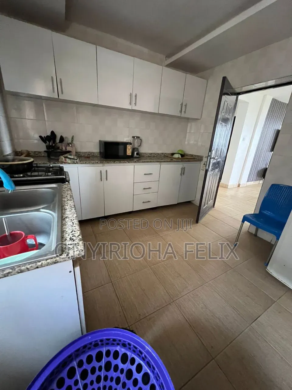 2bdrm Block of Flats in Apo By Chrisland for sale