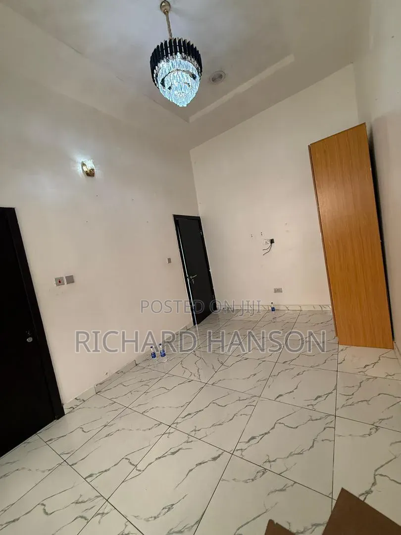 1bdrm Shared Apartment in Orchid (Just A Room, Chevron for rent
