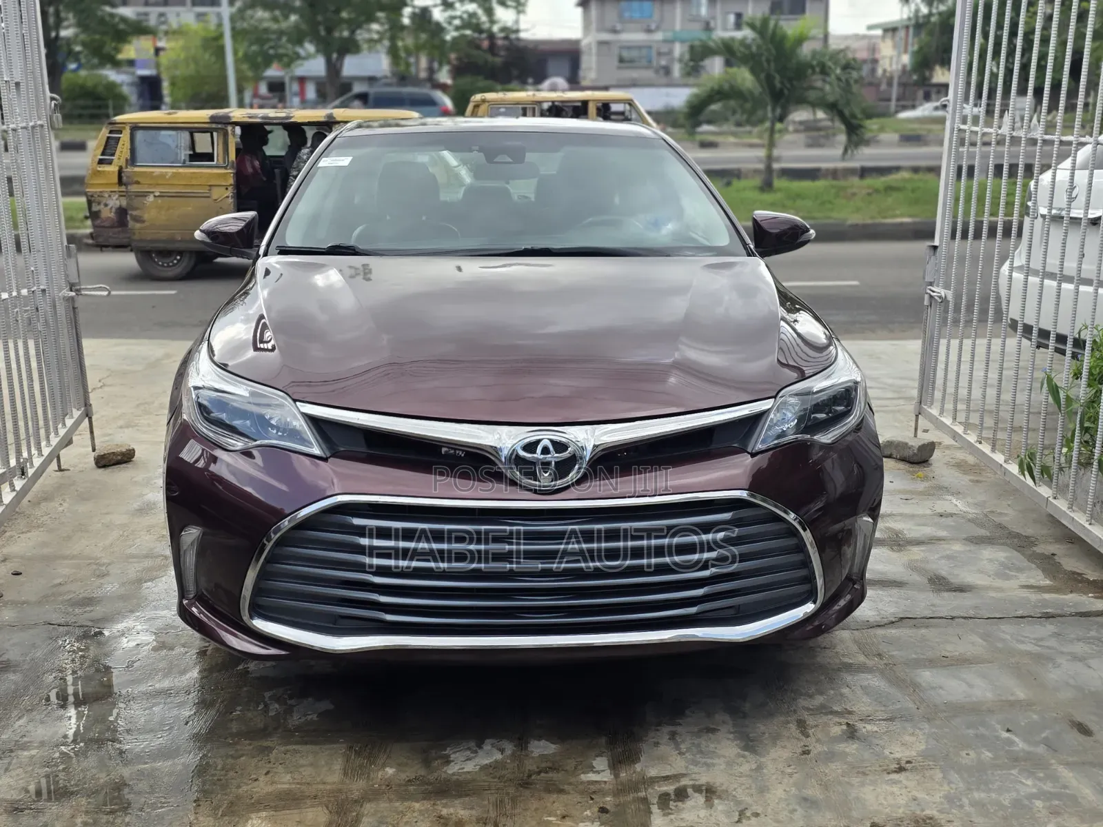 Toyota Avalon XLE FWDSedan (3.6L 6cyl 6A) 2016 Burgundy