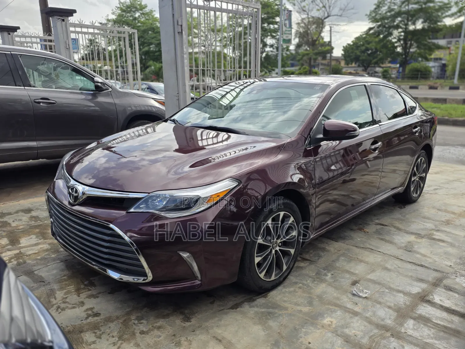 Toyota Avalon XLE FWDSedan (3.6L 6cyl 6A) 2016 Burgundy