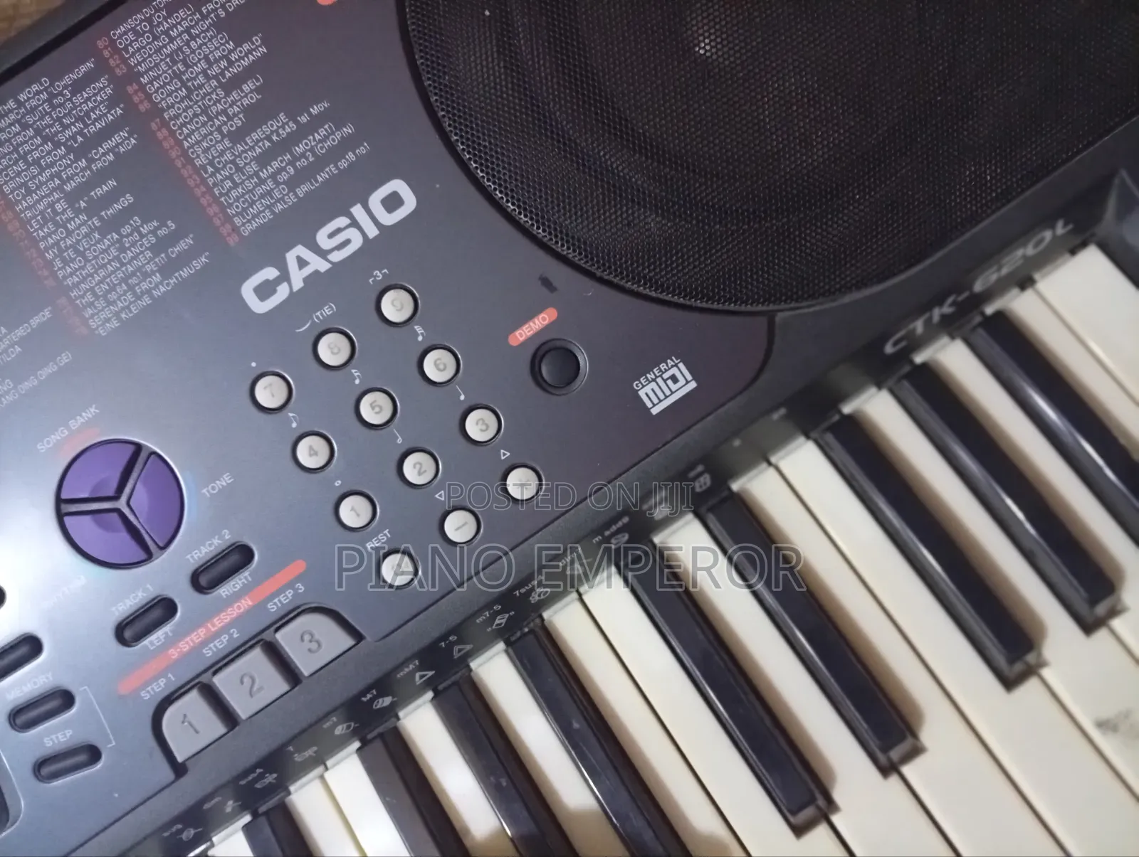 Casio CTK-620l  Smart Lighted Keys Great Sound