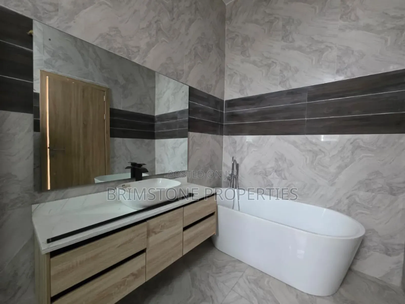 Furnished 4bdrm Duplex in Chevron for rent
