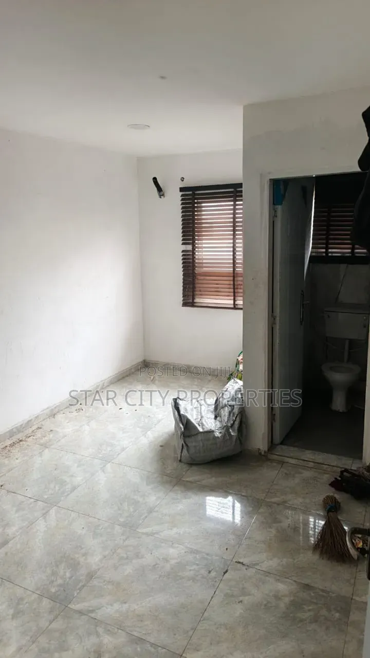 3bdrm Apartment in Agidingbi for rent