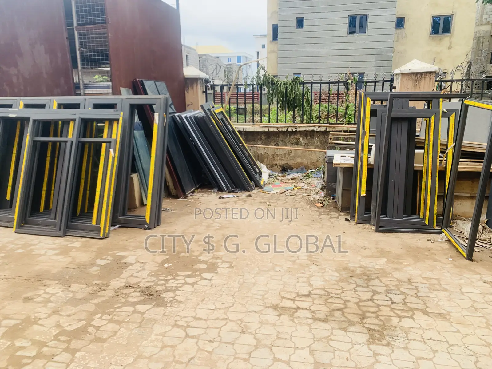 A Empty Space 40fit Is for Rent in Gudu Busy Area