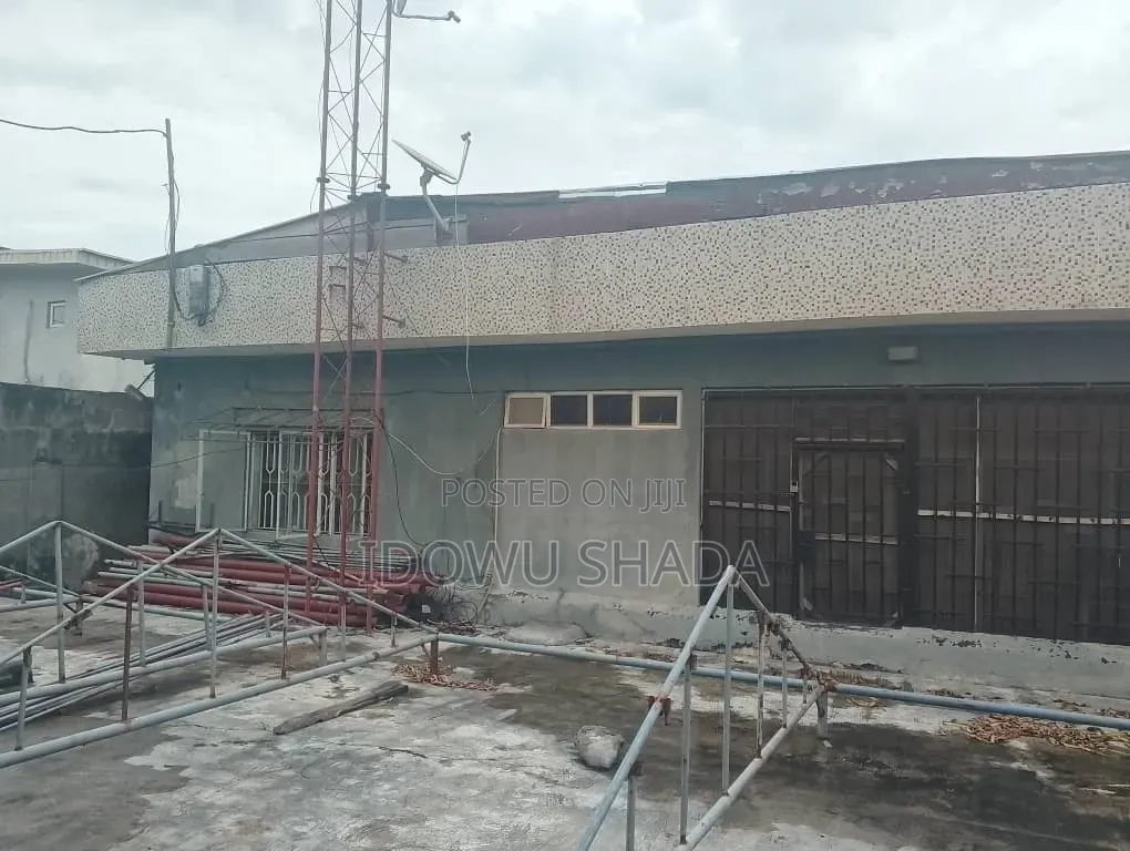 5bdrm House in Obafemi Awolowo Way for sale