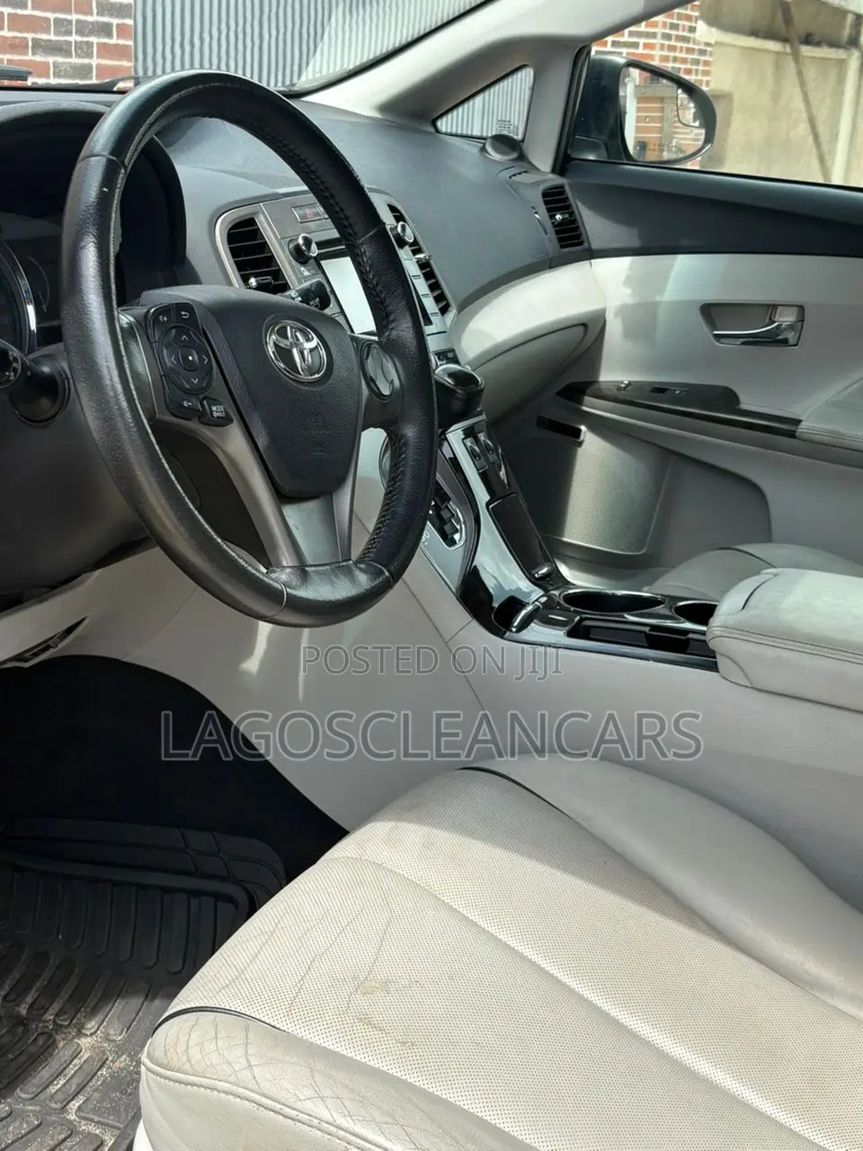 Toyota Venza XLE 2015 Black