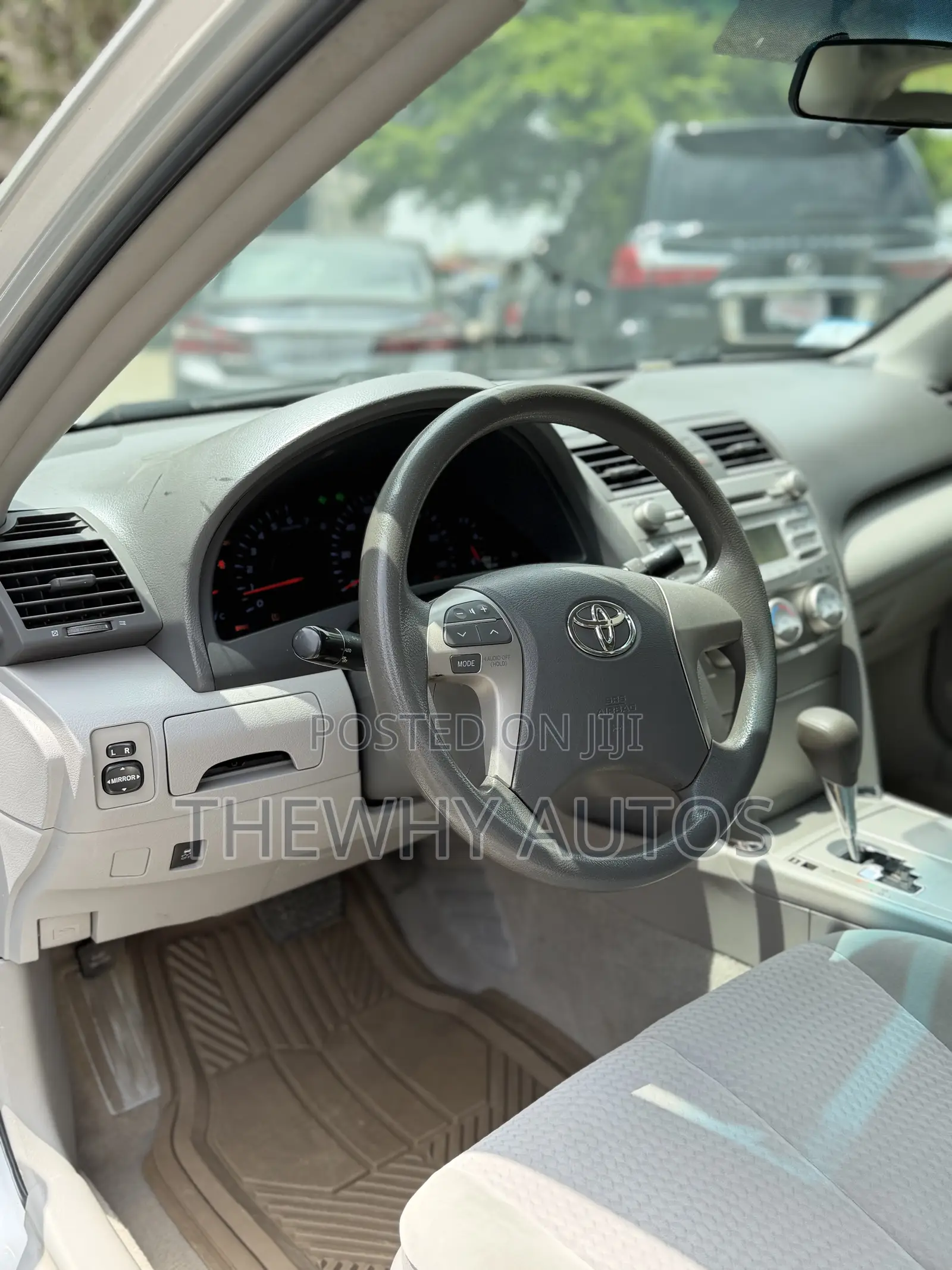 Toyota Camry LE 4dr Sedan (2.5L 4cyl 6AM) 2010 Silver